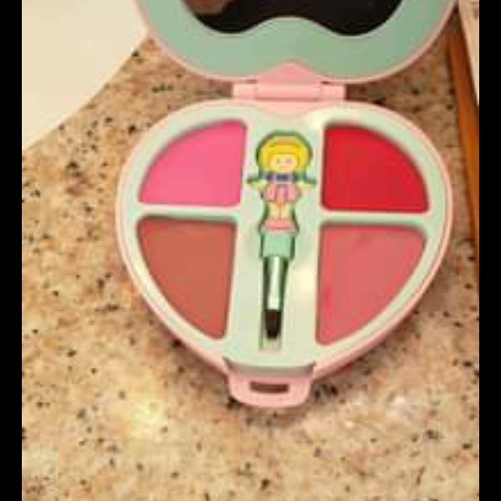 COPY - polly pocket lip pallette collectable
